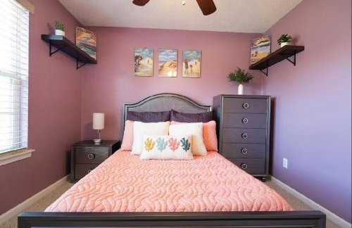 Tropical Oasis with Tiki Bar, Firepit, Seasonal Pool - Foto 23