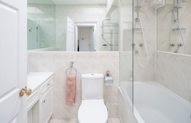 JOIVY Fabulous 4Br House W/Terrace At The Heart Of Notting Hill - Photo 21