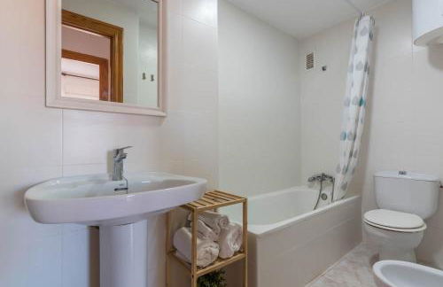 URBANIZACIÓN COPACABANA - La Manga del Mar Menor KM2 - Vistas a Mediterráneo Dormitorio doble y sofá-cama - Foto 29