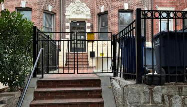 Large DUPLEX Apt 2Bdrm 1Den-Metro - Foto 2