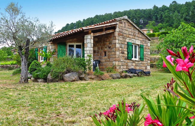 Charming Stone House With Shared Pool, Chambonas - Foto 1