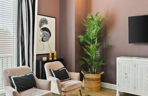 Upscale Townhome 3 miles to Downtown with 2 Car Garage - Foto 16