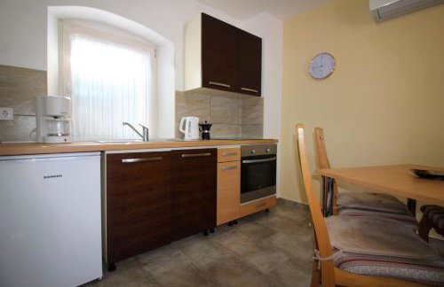 Authentisches Steinhaus mit Garten, Grill, Spielplatz, Trampolin - Foto 22