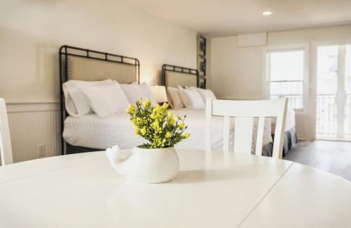 1st Fl ADJ - Salt Suites - Photo 25