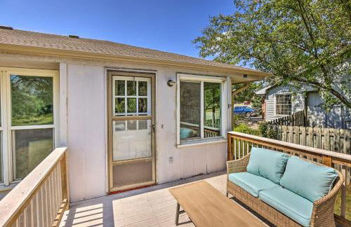 Modern Boho Gem Yard and 10 Mi to Baxter Arena - Foto 27