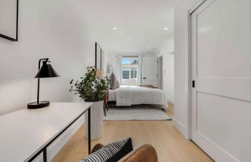 Brand New Apt w Parking Blocks from Downtown- F - Foto 8