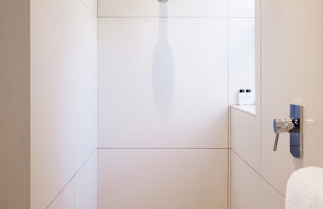 Exceptionally Unique Magnum Villa w Sea Views - Photo 21