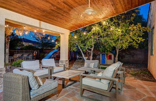 Luxury 6 BR Home Large Pool & Spa with Grassy Yard - Photo 62