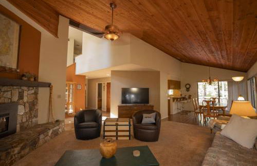 3BR Flagstaff Escape with Deck and Pine Views - Foto 29