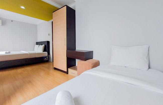 Comfort And Simply Look 2Br At Great Western Apartment - Photo 2