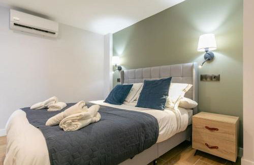 Nice new duplex in front of Palacio VistaAlegre - Photo 29