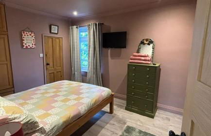 Two bedroomed Cosy cottage close to Wakefield and motorway networks Ideal for long stays and contractors - Foto 16