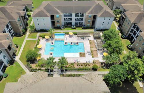 Modern 1BR Retreat Open Layout, Workspace, Views - Foto 24