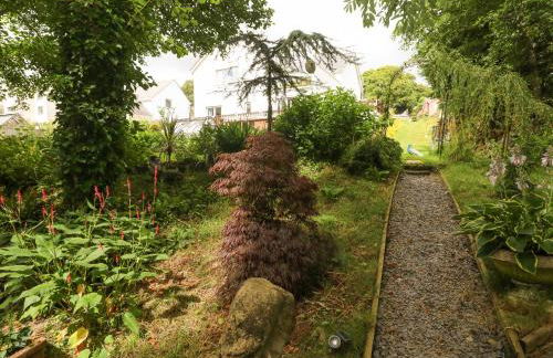 Charlecote House - Photo 21