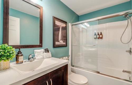 Fish, Boat and Hike Lakefront Home with Game Room! - Foto 31