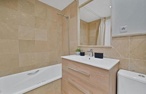 Palm Beach Residency - Beachside with Free Parking - Photo 31