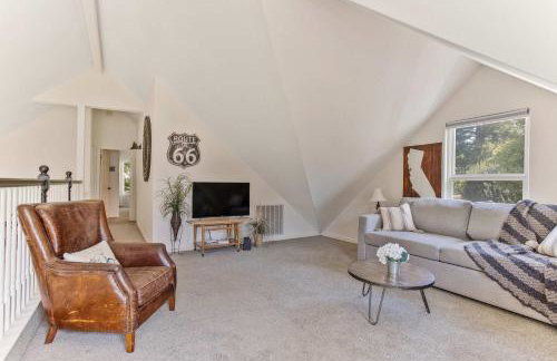 Charming 4BR Wine Country Getaway with Spa & Firepit - Foto 31