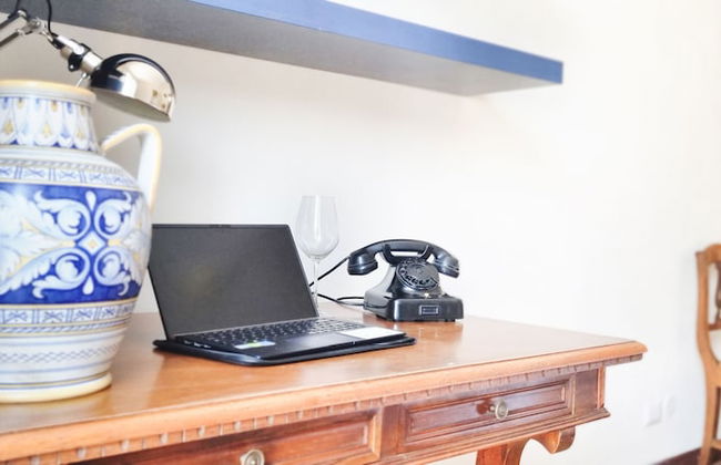 JOIVY Vintage And Gorgeous 2-Bed Flat Near Sforzesco Castle - Photo 25