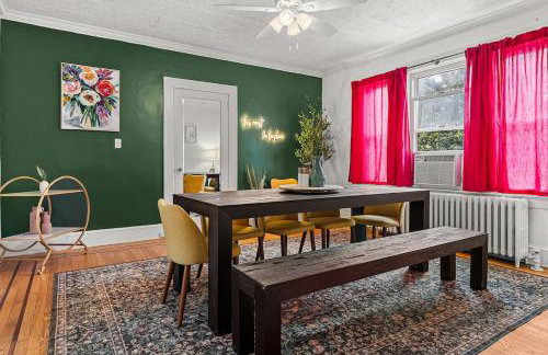 Charming 4BR Retreat in Arlington Sleeps 12 NearDC - Foto 40