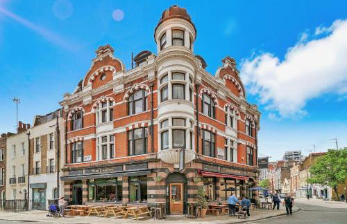 INTERIOR-DESIGN Apartment with HUGE Terrace - Photo 3