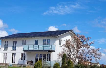 Super Ferienwohnung mit zwei Schlafzimmern und Fitnessraum süd-östlich von München - Foto 1