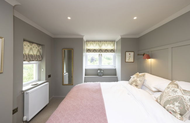 JOIVY Exceptional Cottage W/ Stunning Country Views - Photo 11