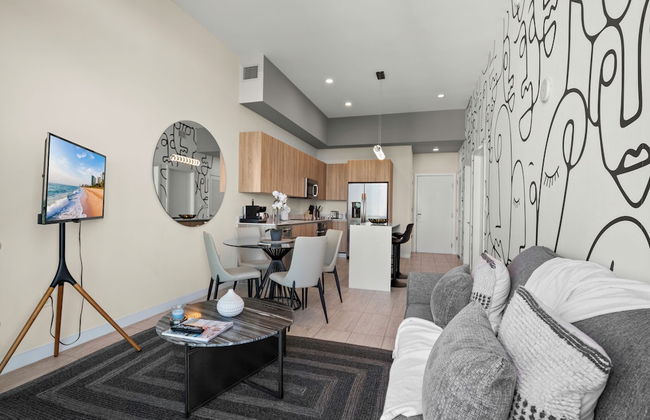 Modern Condo in Design District - Photo 38