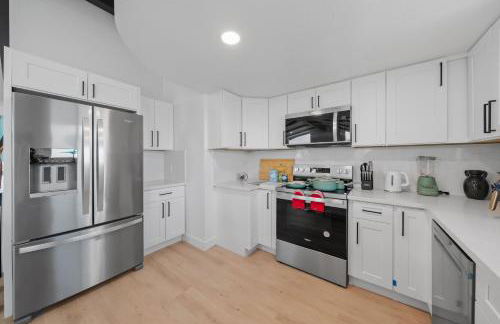 Entire Private Home with 2 Bedrooms 1 Bathroom, Grand View, King Bed, Spacious, Parking, Available Now - Foto 69