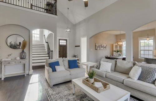 Vibrant Texas Escape - 5BR, Pool & Hot Tub - Foto 8