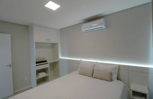 Apartamento Familiar III Próximo Beto Carrero e Praia - Foto 16