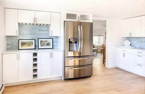 Spacious 4BR Beach Retreat, Steps to Pine Point - Foto 5