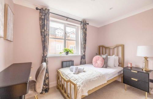 Stylish 2 Bed with Parking, 5 Min Walk to Windsor - Foto 15