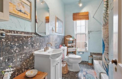 Casa De Marita - Backyard Bliss with Pool in Historic Sunshine Park - Foto 15