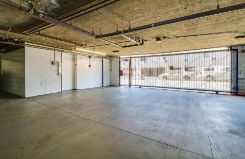 Granada Hills Condo with Community Pool and Workspace - Foto 18