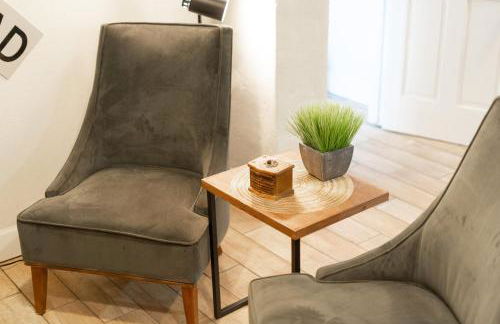 NEW! HUGE 5BR Mountain Views Game Room Hot Tub Lawn Games BBQ - Photo 65