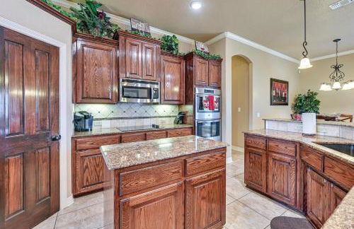 Family Home Near Ft Hood and Killeen Patio and Grill! - Foto 10