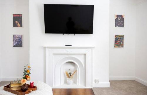 Larkhall Retreat- Village Centre, Parking, 4K TVs, 10mins To City Centre - Photo 15