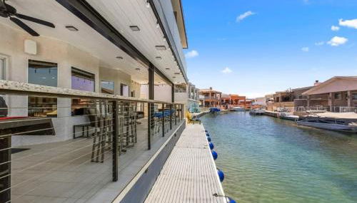 Chateau Bleu, Canal front Stunner - Foto 5