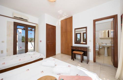 Villa Nikolas Large Private Pool AC WiFi - Photo 21