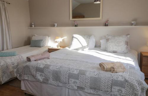 Dan White's Cottage - Photo 12