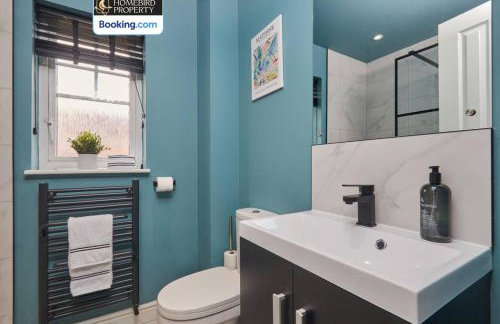 Modern 2BDR House By Homebird Property Management Short Lets & Serviced Accommodation Leeds With Private Parking & Free WiFi - Photo 14