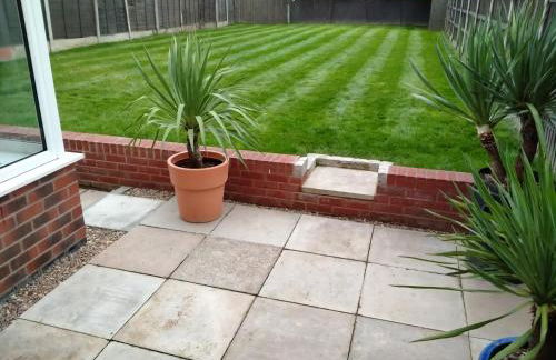 Orion House - sleeps 6, driveway, garden - Photo 10