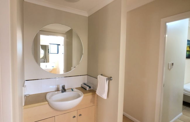 City Plaza Apartments - Foto 17