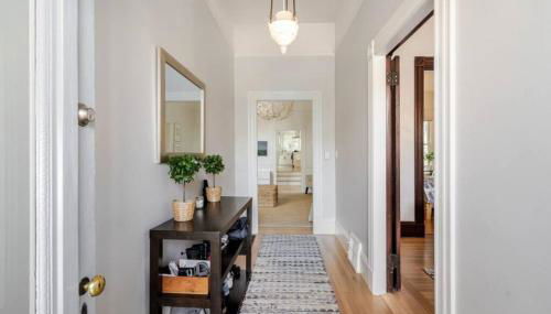 Charming Victorian Oasis with an Elegant and Spacious Haven - Foto 2