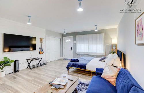 The Moose #9 - Brand New Luxe Modern loft with Free Parking, King Bed & Fast WiFi - Foto 20