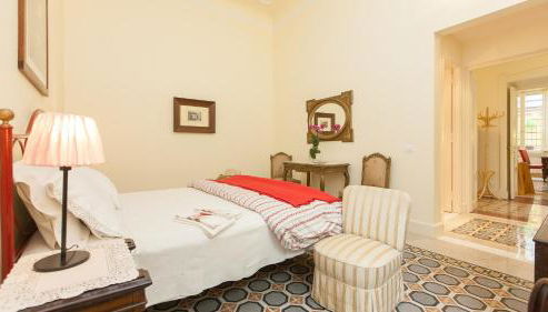 Rental In Rome Portico Ottavia Garden - Photo 3