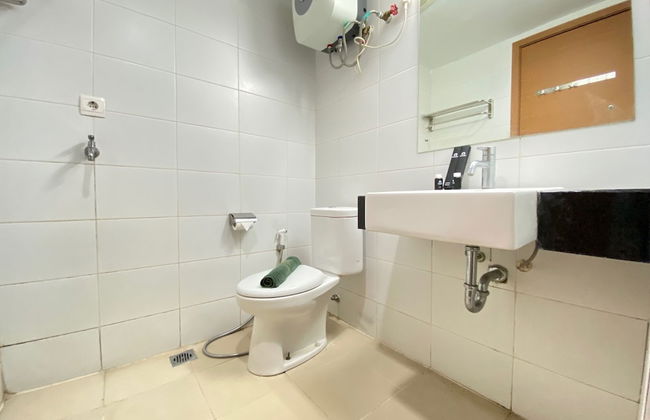 Spacious Studio Room at Beverly Dago Apartment - Photo 14