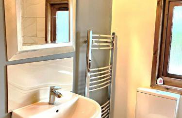 Snowdrop 13-Hot Tub-Woodlandlodges-Carmarthenshire - Foto 3