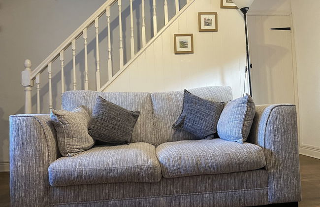 Cottage Sleeps3-fireplace-balcony-garden-mountain - Photo 4