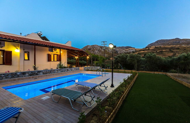 Gorgeous Villa With Pool & Gardens - Foto 24